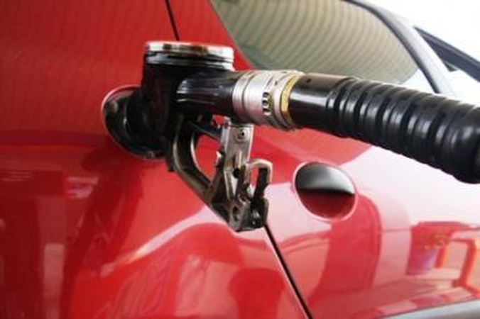 Lietuvoje benzinas išlieka brangiausiu Baltijos šalyse