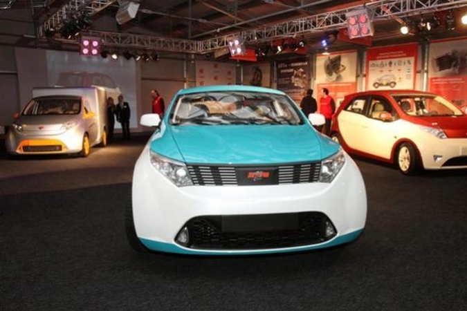 Naujasis "Ё-mobil" - Rusijos oligarcho neužsikuriantis šedevras?