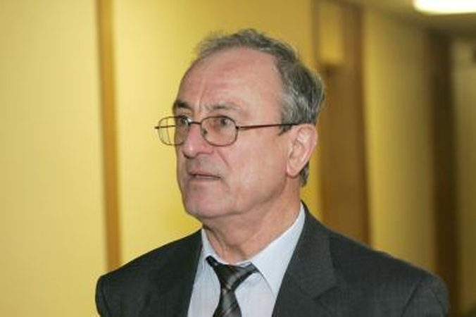 Profesorius siūlo diferencijuoti minimalią algą - anksčiau nedirbę gautų mažiau 