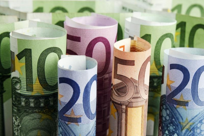 Mokėjimus Lietuvos gyventojams atpigintų nebent euras