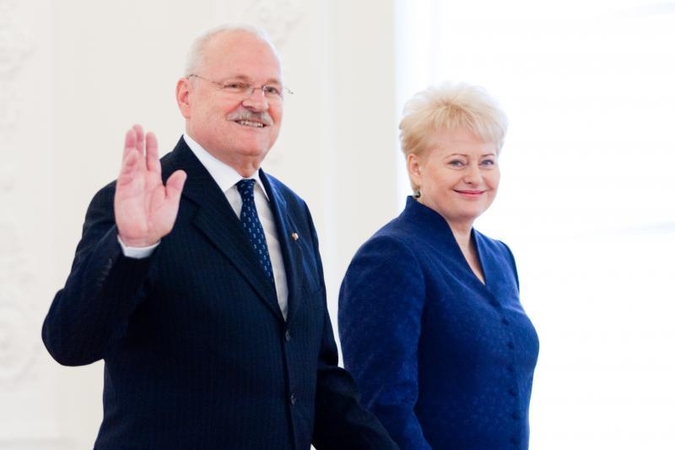 Sugedus lėktuvui Slovakijos prezidentas parą užtruko Lietuvoje