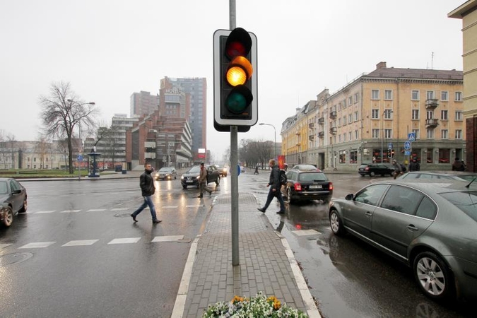 Šviesoforas Klaipėdoje veikia kada nori pats