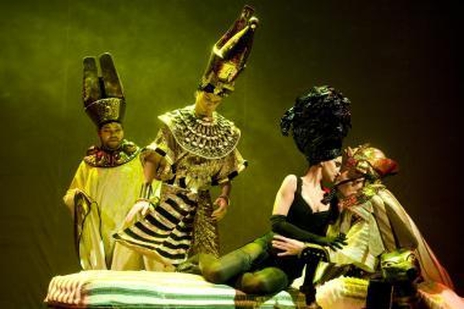 „Bohemiečiai“ į kino teatrą „Lietuva“ atnešė gyvybės