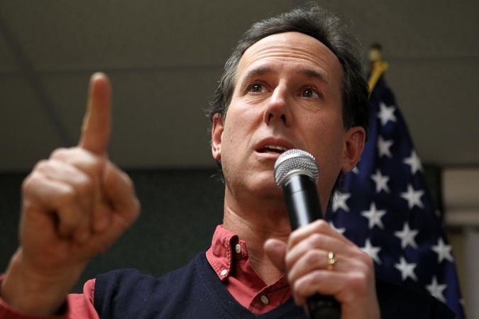 J.McCainas siūlo respublikonų kandidatu išrinkti M.Romney 