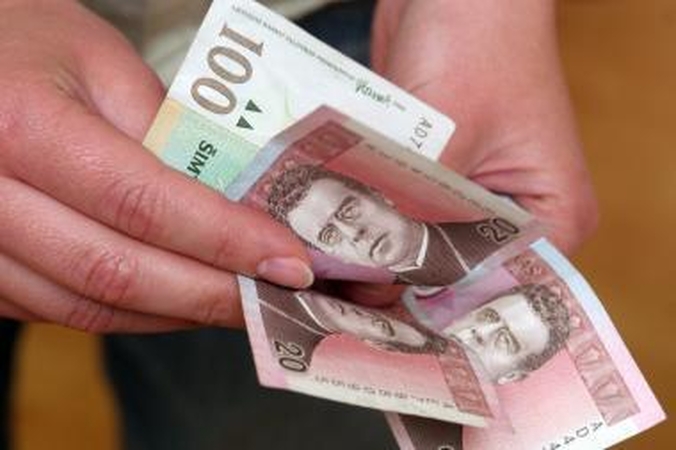Seimo kanceliarija premijų neatsisako ir sunkmečiu