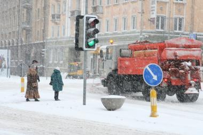 Situaciją keliuose sunkina stiprus vėjas (papildyta)