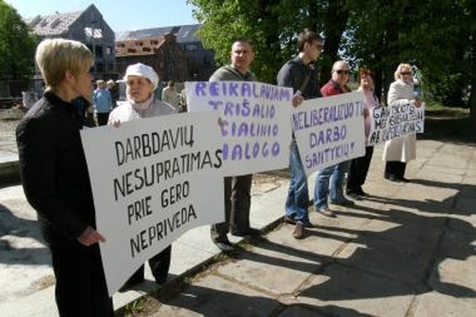 Klaipėdiečiai piketavo prieš Vyriausybės veiksmus