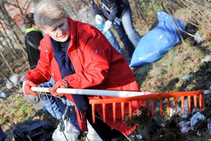 „Darom 2012“: Prezidentės „laimikis“ - meškerė, batai ir džinsai