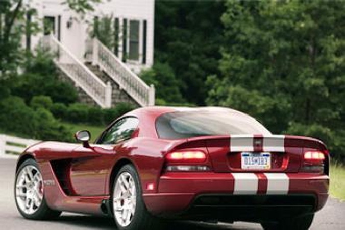 „Jeep Wrangler“ ir „Dodge Viper“ taps istorija