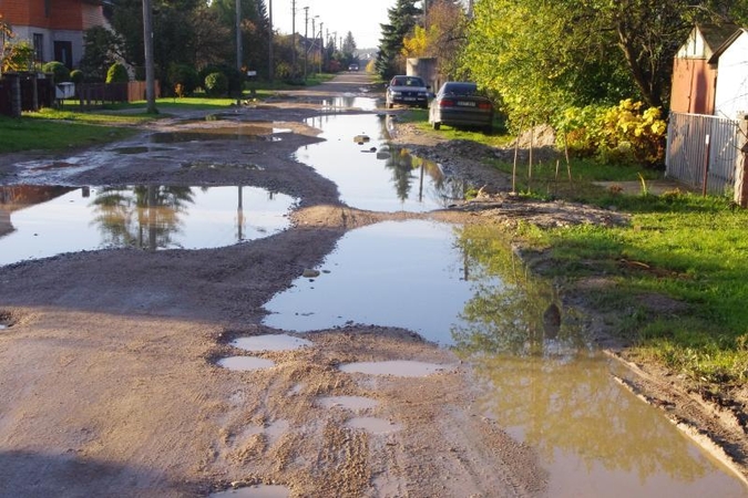 Dėl neasfaltuotų gatvių Kaunui limpa kaimo etiketė