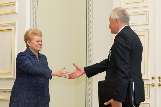 E. Gustas neapsisprendė, ar tęs B. Vėsaitės pradėtus darbus