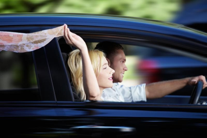 Kaip vairuotojai vaduojasi nuo įkaitusio automobilio?