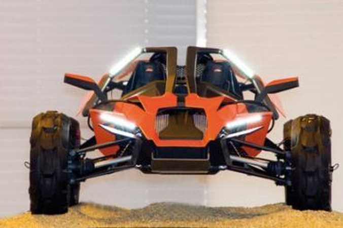 KTM imasi automobilių