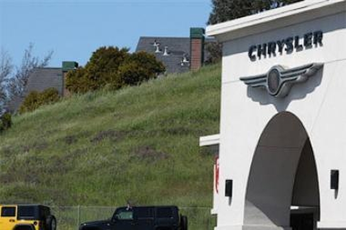 Amerika rengiasi „Chrysler“ pakasynoms