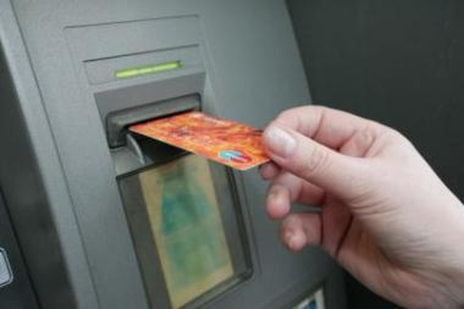 Už svetimos kortelės naudojimą - vienų metų laisvės atėmimas lygtinai