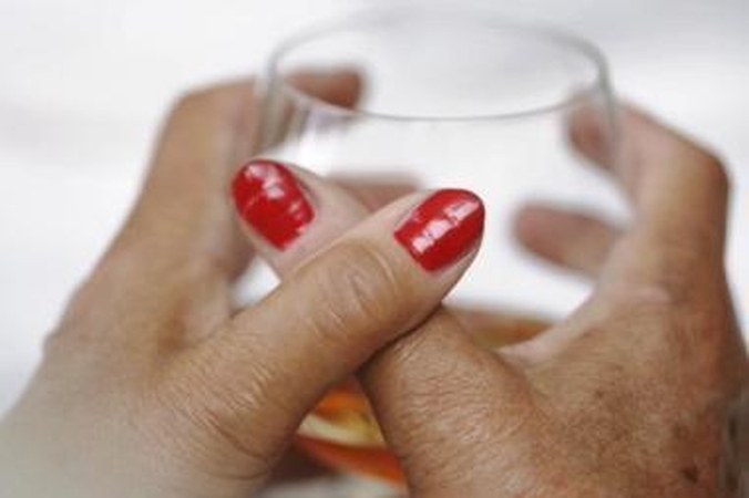 Girtaujančios jaunos lenkaitės pagal suvartojamą alkoholį muša rekordus