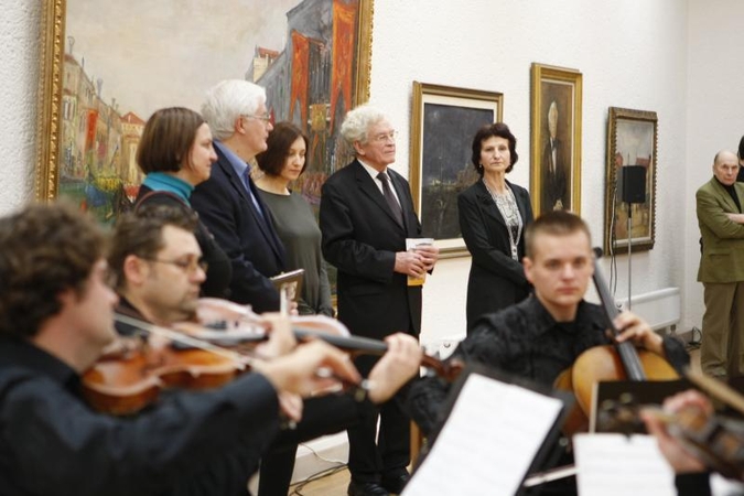 Rekonstruota P.Domšaičio galerija lankytojus sutiko Arbit Blato paroda
