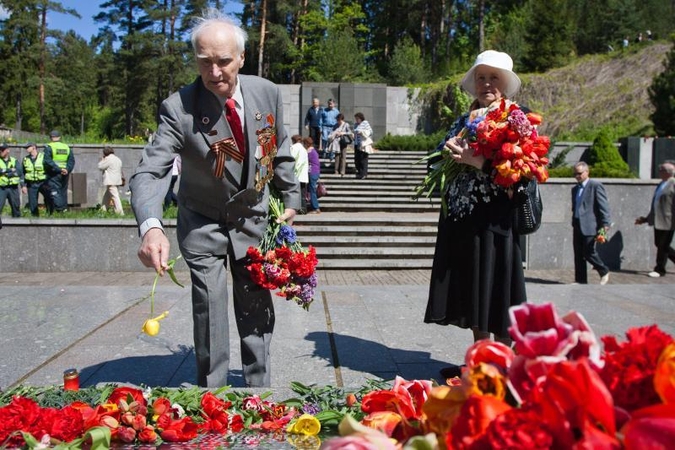 Antakalnio kapinėsė karo veteranai minėjo gegužės 9-ąją