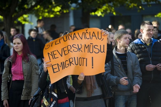 Kauno moksleiviai šaukia: žlugdoma mūsų ateitis! 