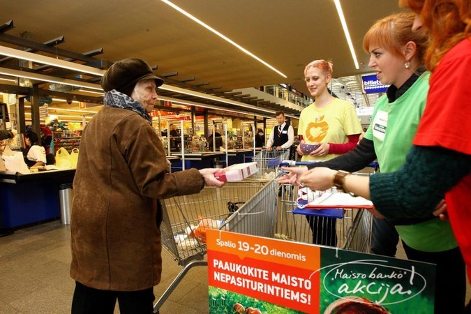 Maistą nepasiturintiesiems dovanoja ir studentai