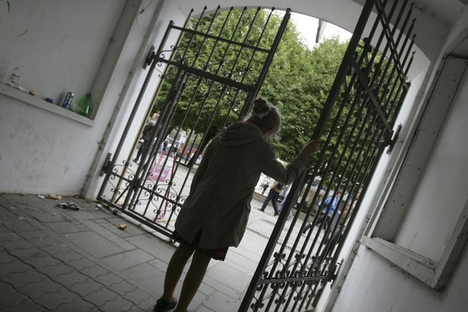 Motina gynė savo dukters žagintoją, bet jis kalės beveik 10 metų