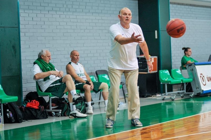 Veteranų krepšinio čempionato finalai kelsis į „Žalgirio" areną