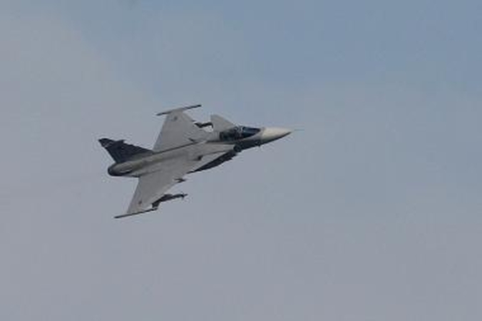 Neatpažintas lėktuvas pakėlė naikintuvus