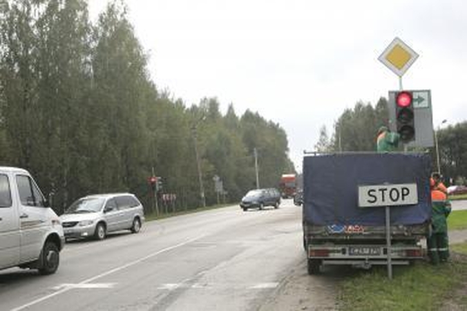 Šviesoforas pavojingoje Kauno sankryžoje jau veikia