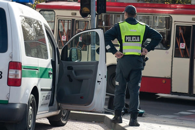 Kauno gatvėje partrenkta moteris mirė ligoninėje