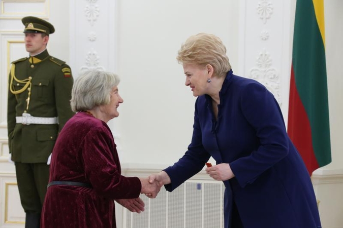 5-6 vaikus užauginusios motinos gali negauti valstybinės pensijos