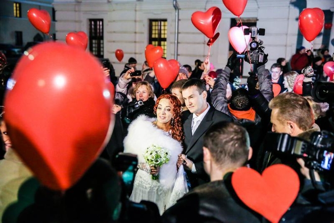 Ištekėjusiai Dž. Butkutei palinkėjo susilaukti 12 vaikų