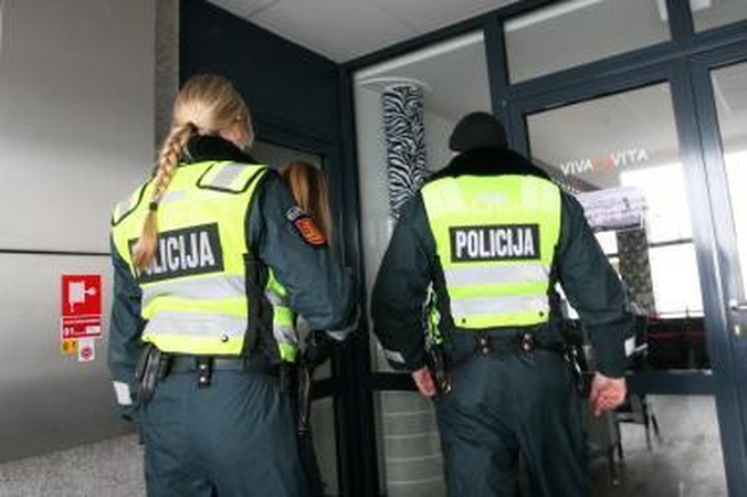 Šeimyninio konflikto metu vyras užsipuolė policininkus
