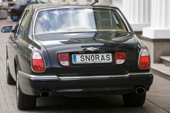 „Snoras“ neigia pranešimus, esą banko akcininkai prašo politinio prieglobsčio