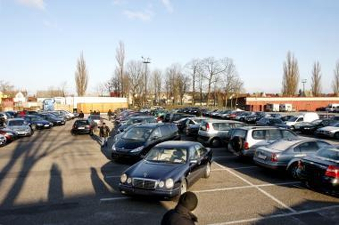 Automobilių pardavėjai – neviltyje