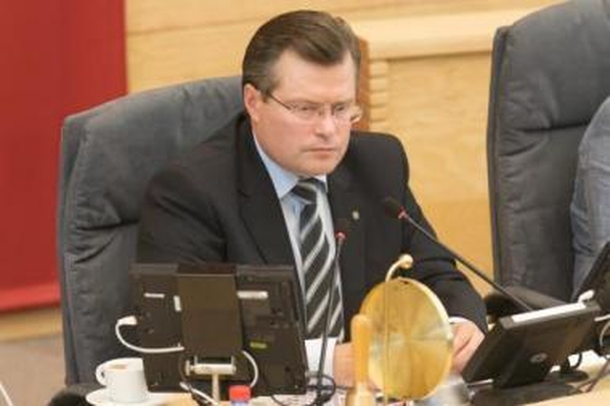 Estafetė: kai bus paskirtas naujuoju sveikatos apsaugos ministru, R.Šukys vadovavimą naujojo Seimo statuto rengimui perduos kitam Seimo vicepirmininkui.