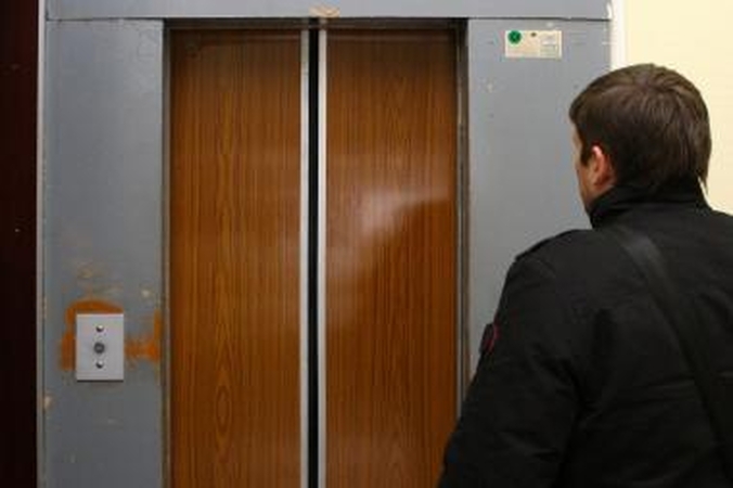 Kur slepiami pinigai už liftus?