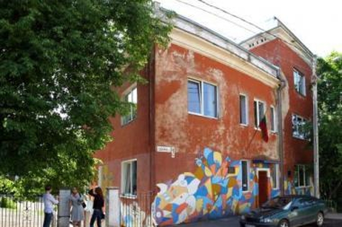 Kauno savivaldybės perimtos mokyklos – tarp dangaus ir žemės