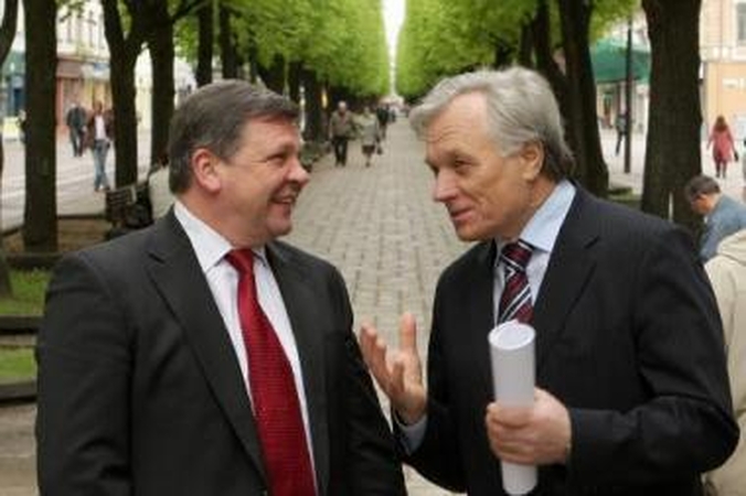 Užduotis: J.Krėpšta (kairėje) ir P.Bingelis prisipažįsta turėję gerai pasukti galvas, kad krizės sąlygomis sumažėjus festivalio biudžetui pasiūlytų visą vasarą besitęsiančių...