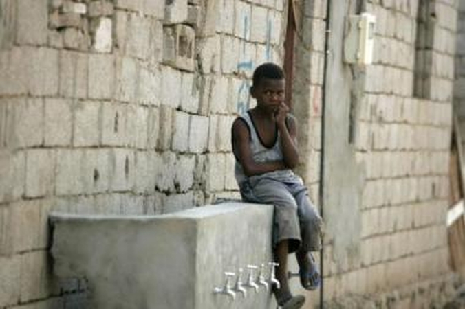Somalio vaikams geriausias žaislas – kalašnikovas