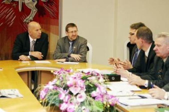 Miškotvarkininkai nori iškirsti Šernų mišką