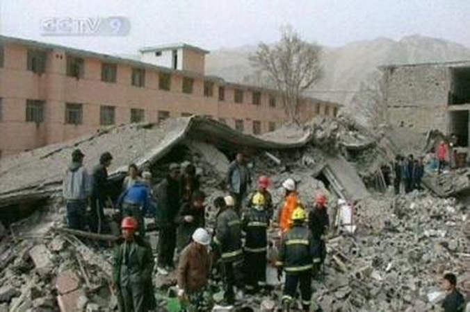 Stichija: prie žemės drebėjimo epicentro esančiame mieste sugriuvo 85 proc. pastatų.