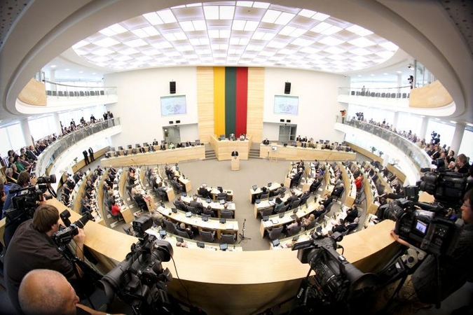 Politinių lažybų intriga – moterų dvikova
