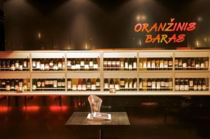 "Oranžiniame bare" – vyno krautuvėlė