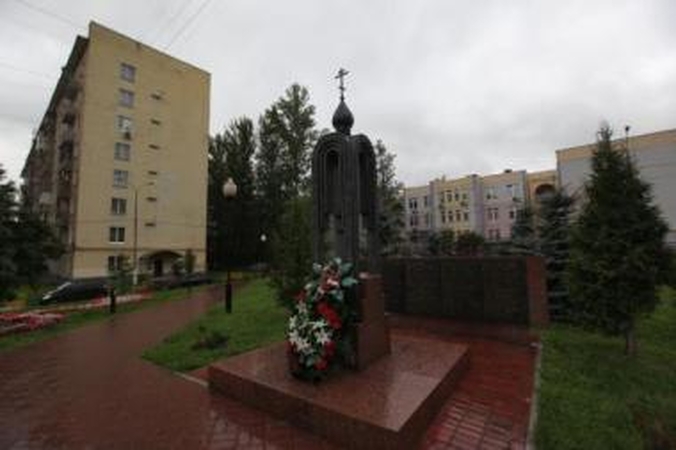 Atminimas: Maskvos Kašyros plente buvusį pastatą ir jame gyvenusius žmones primena tik kuklus paminklas.
