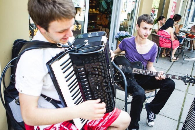 Laisvės alėjos muzikantai: per valandą – 100 litų uždarbis 