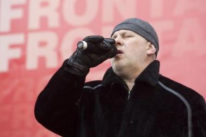 Principas: dainininkas sakosi niekada neskaitąs apie save komentarų.