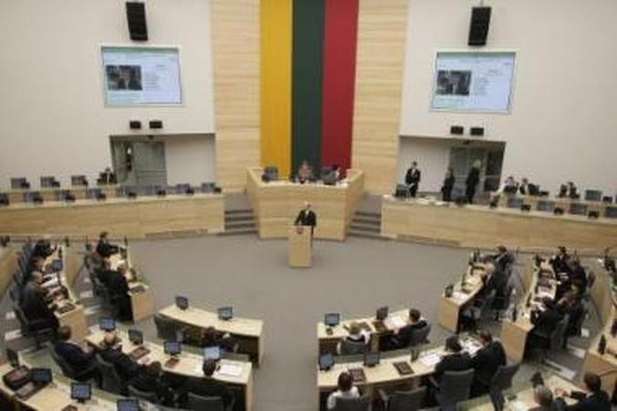 Seimui įstatymai – nė motais