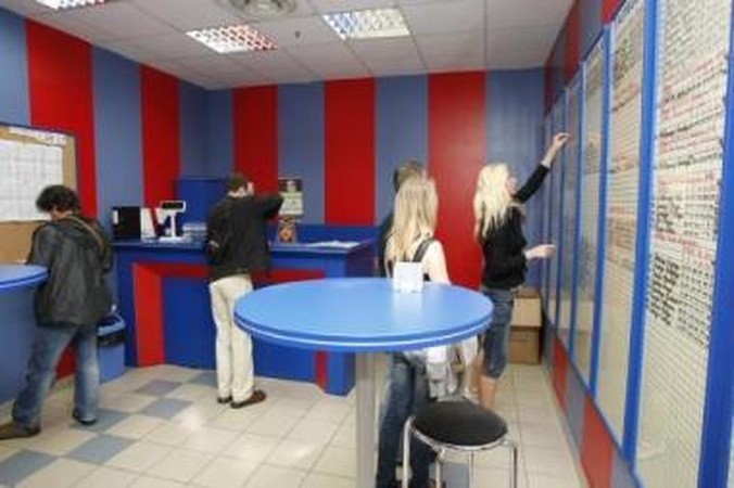 Skundžiasi: mūsų šalyje oficialiai veikiančios lažybų bendrovės tvirtina negalinčios konkuruoti su paslaugas internete siūlančiais konkurentais iš užsienio.