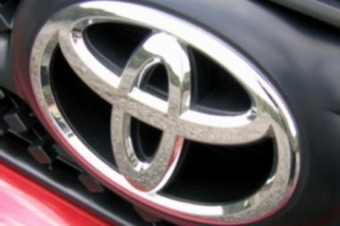 Būkite atsargūs prie "Toyotos" vairo