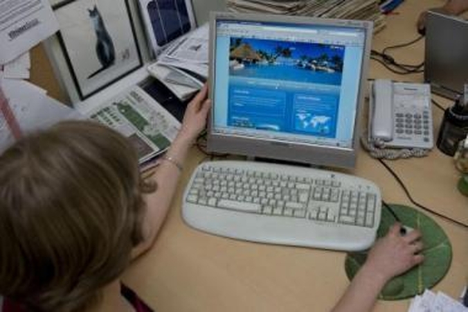 Teisybė: internete galima rasti du panašius tinklalapius: viename jų pristatoma tarptautinės patirties turinti įmonė, o kitame – vartotojai įspėjami apie gresiančius nemalonumus.
